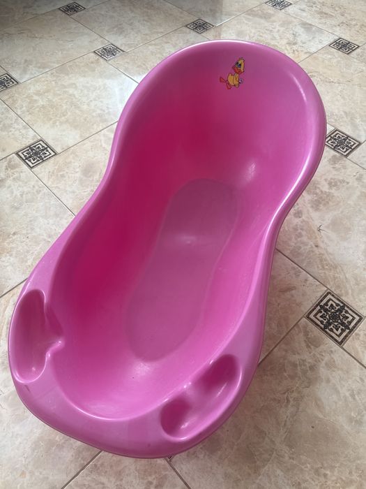 Ванна для купання дитини