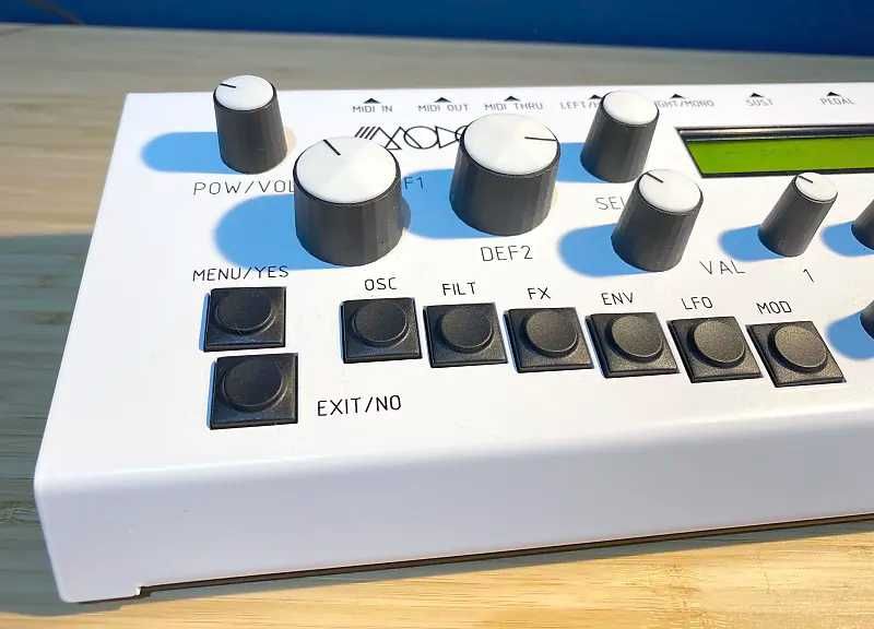 Modor NF 1-M - богатое звучание от классического до экспериментального