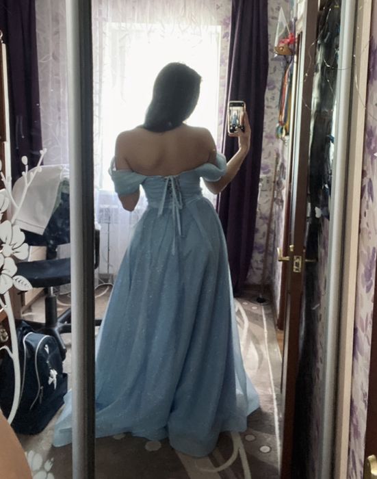 Випускна сукня, блакитна з блискітками зріст 165 + каблук 10см