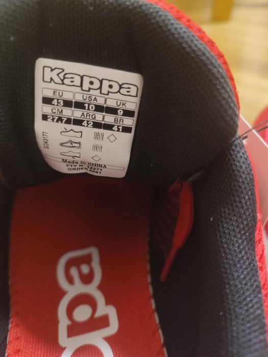 Продам червоні чоловічі італійськаі кросівки Kappa