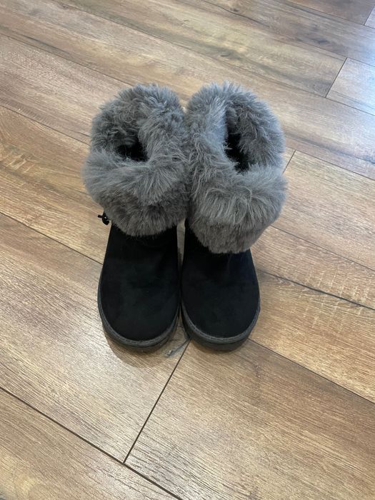 Взуття для дівчат