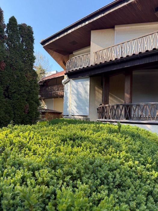 Оренда Будинку 2 бассейна сауна хамман ділянка 12 соток гараж підвал