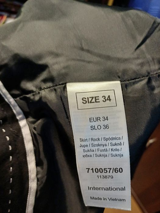 Czarna spódnica biznesowa marki Orsay roz 34