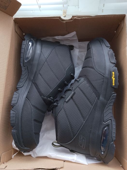 Продам ботинки Skechers