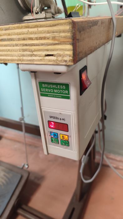 Рукавна швейна машинка durkopp adler