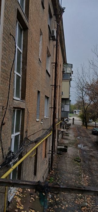 2-комнатная квартира. Кирпичный дом. Метро Металлургов.  2 этаж