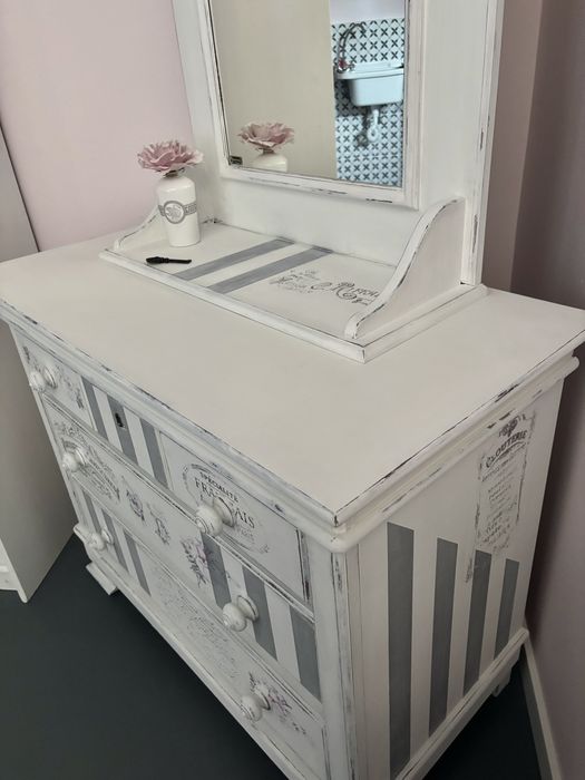 Komoda z lustrem Prowansja Shabby retro biała
