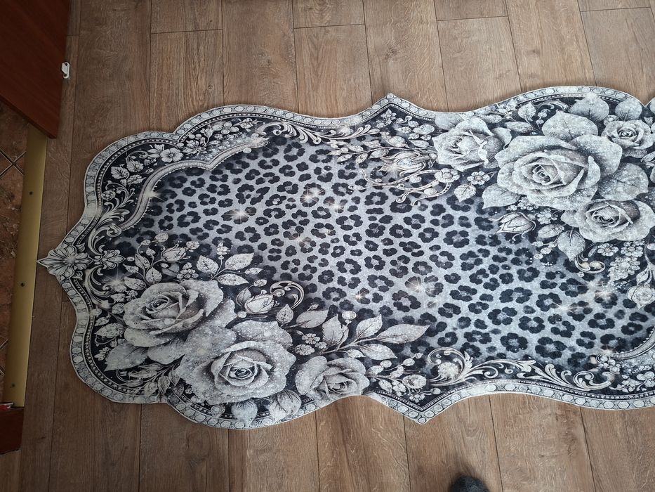 Dywan 300 x 80 nowy