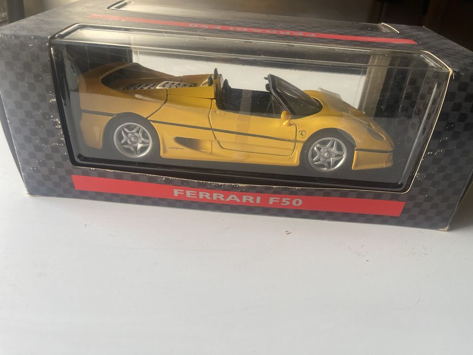 Miniatura Ferrari F 50 escala 1/18.