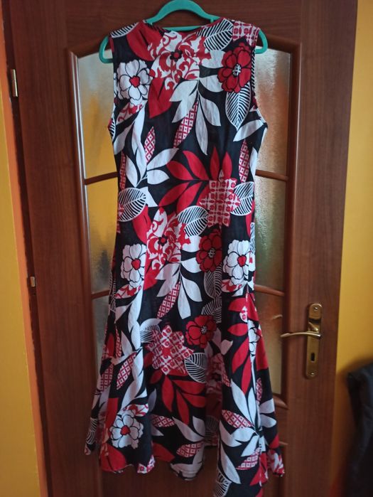 Lniana sukienka w kwiaty