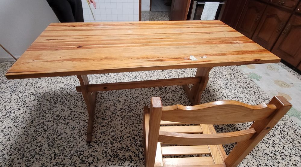 Mesa de cozinha e 4 cadeiras