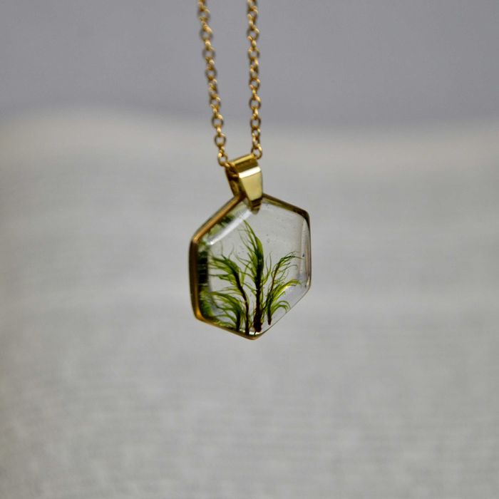 Wisiorek heksagon z mchem