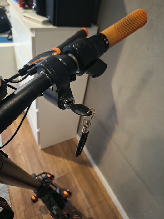 Hulajnoga Kukirin G2   pozostało 1,5 roku gwarancji