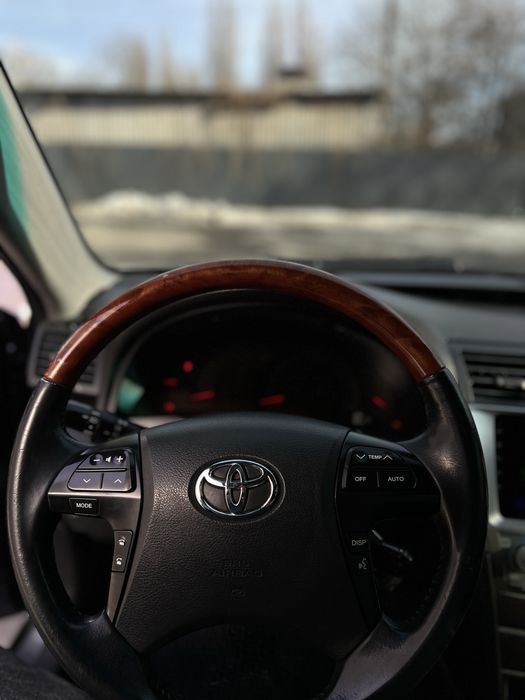 Продам Toyota Camry 40