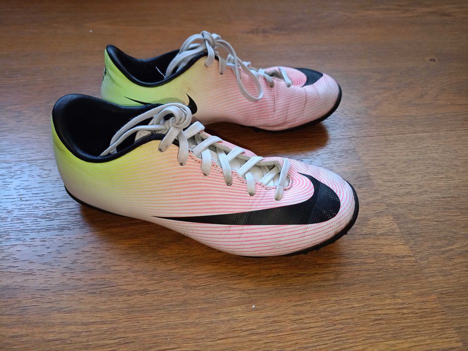 Дитячі футбольні бутси Nike 33 р. устілка 20,5 см найк меркуриал