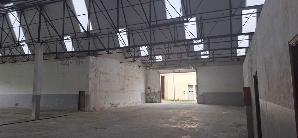 Pavilhão industrial / Armazém
