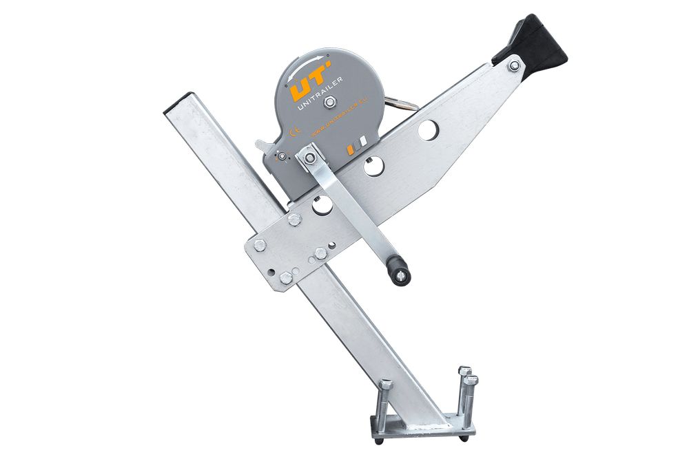 Dziobnica UNITRAILER z wciągarką i wspornikiem przyczepy podłodziowej