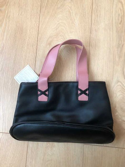 czarna torebka na ramię Avon