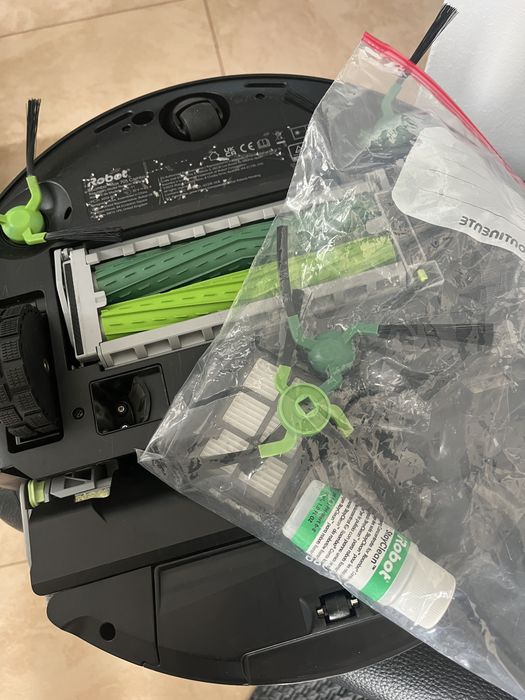 Aspirador iRobot Roomba Max 705 Combo + Base Autowash com 29 meses de garantia