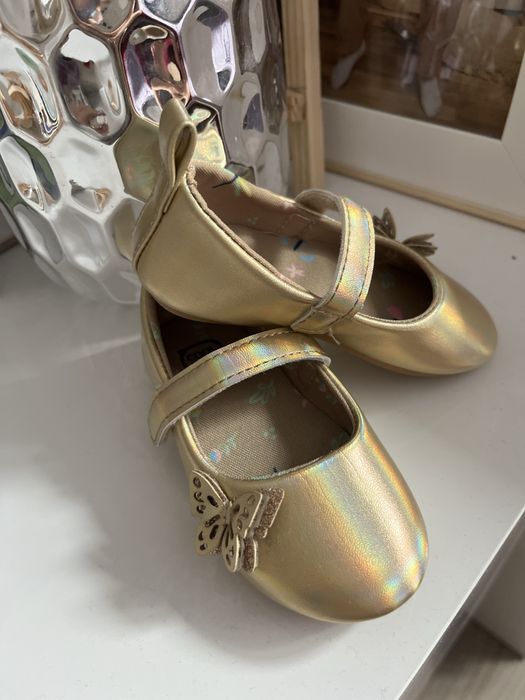 Туфлі на дівчинку  золоті  21 р.