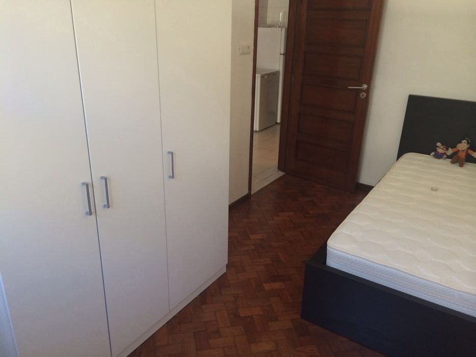 Quarto estudante em T4 ou T4 completo