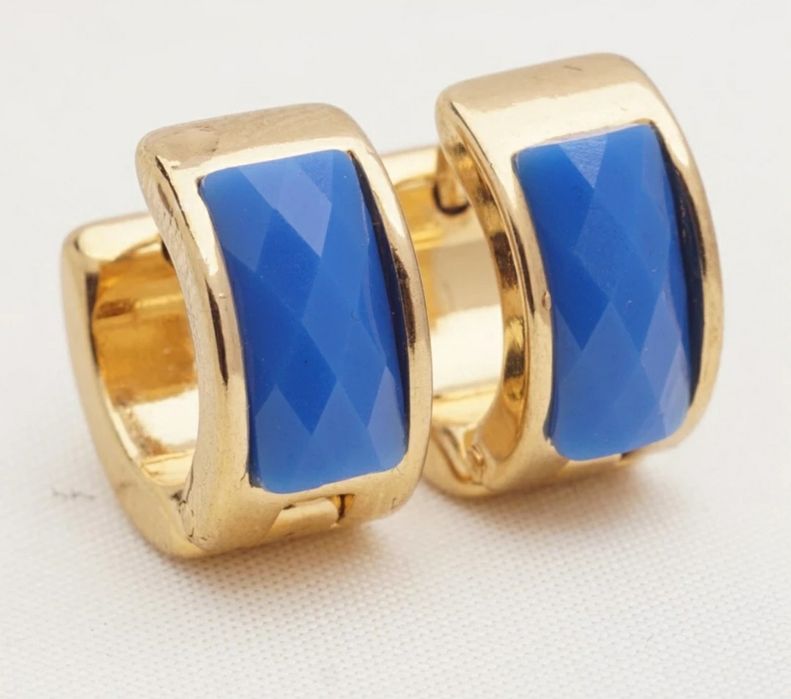 Brincos em aço com Strass