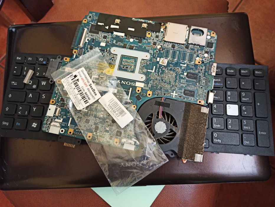 Peças / Teclas Sony Vaio VPCEB1J1E (branco e castanho)