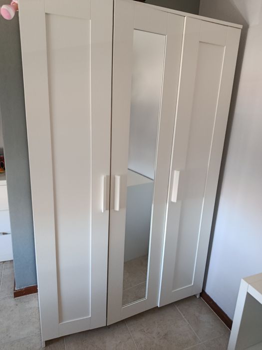 Guarda fatos ikea