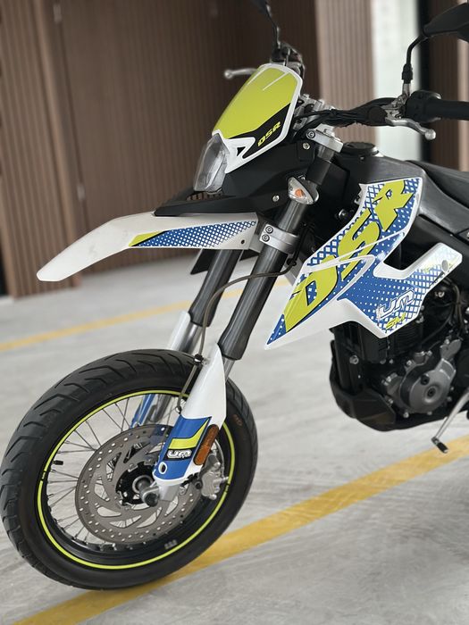 UM DSR SM 125cc - 2026