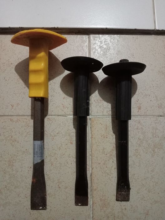 Três Cinzéis de Pedra