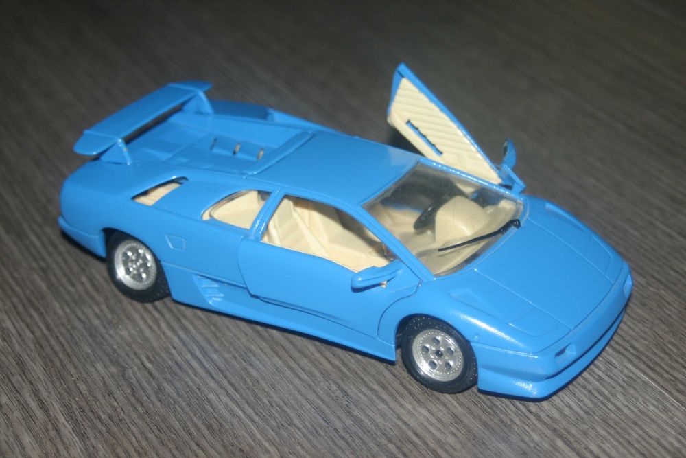 1/24  Lamborghini diablo 1990