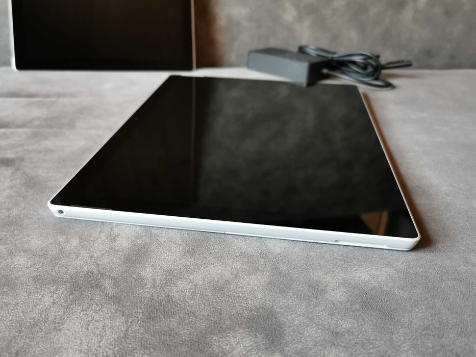 Планшет 12.3" Microsoft Surface Pro 5 intel i5-7300U 4/128gb NVMe 3K екран | з США