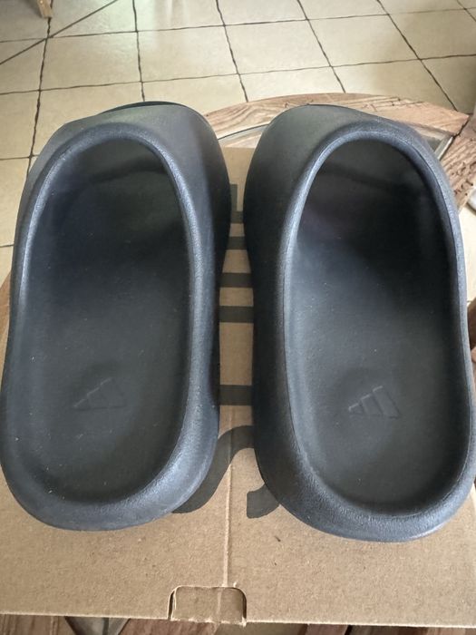 Yeezy SLIDE r. 38