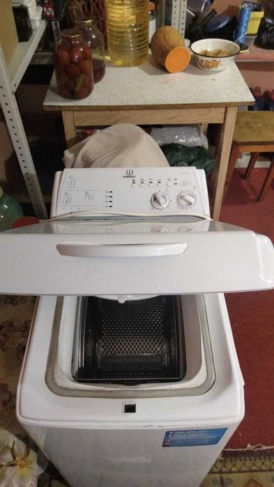 Продаю стиралку indesit. Продаю пральну машину (індезид)