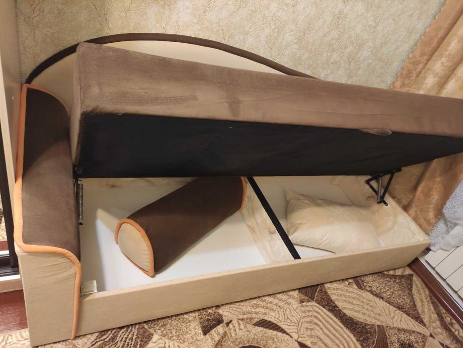 Продаються 2 диванчики