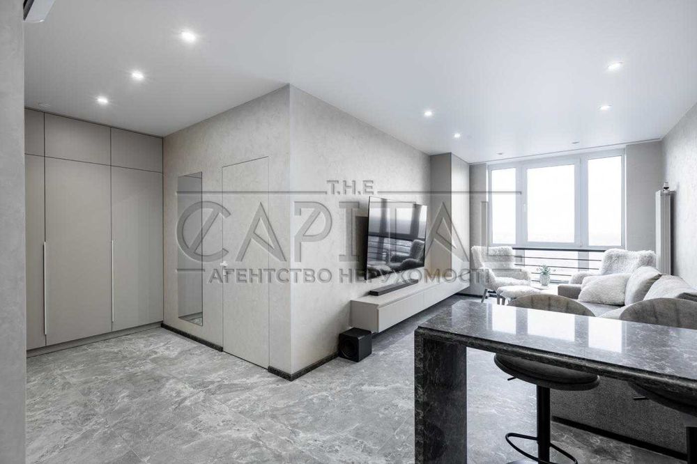 Перша здача Дизайнерська Варшавський + ГЕНЕРАТОР Ретровіль 50м