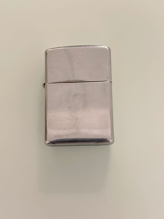Isqueiro clássico, cromado Zippo.