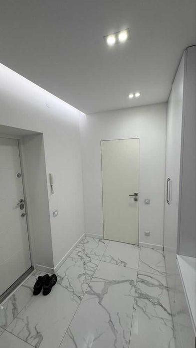 Оренда. вул. Під Голоском. Новобудова. Дизайнерський дорогий ремонт.