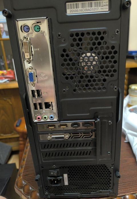 Komputer stacjonarny.. core i5.. 8 GB Ram.. polecam..