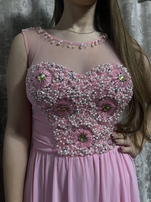 Випускна сукня рожева