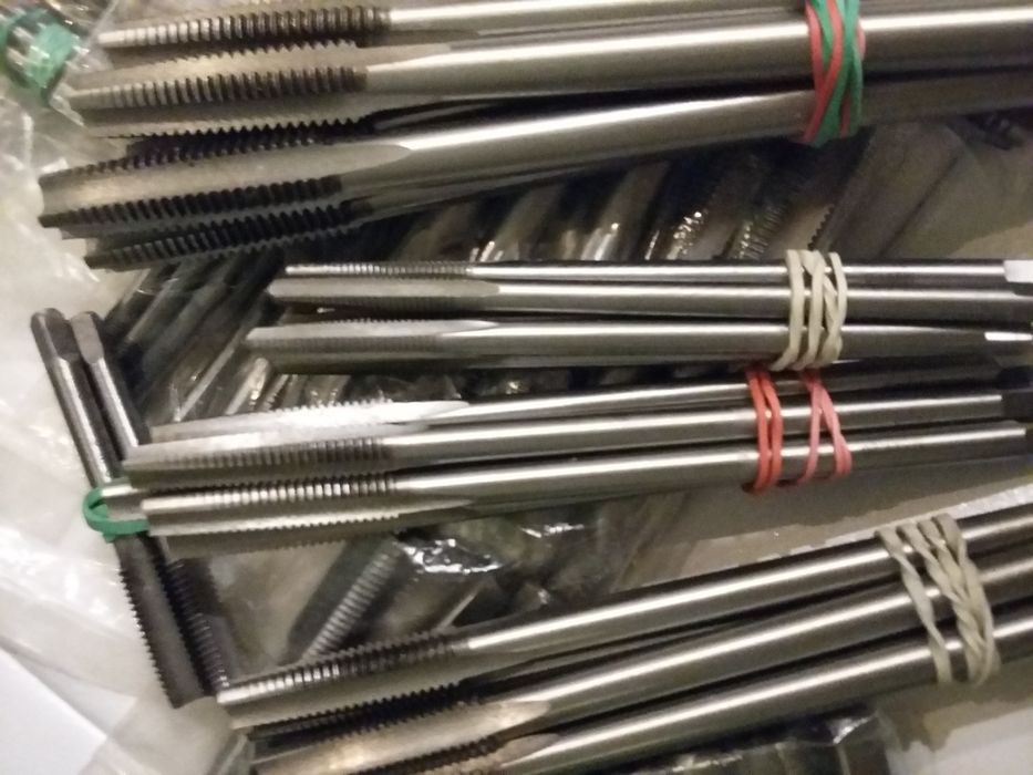 Метчик, плашка, лерка [•М3 - М30] Р6М5 (правая/левая, сверло-метчик