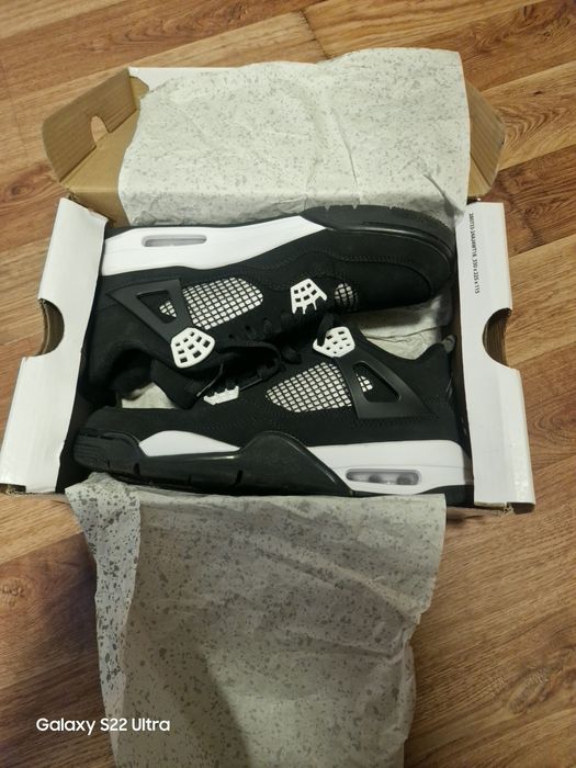 Jordan 4 white tunder