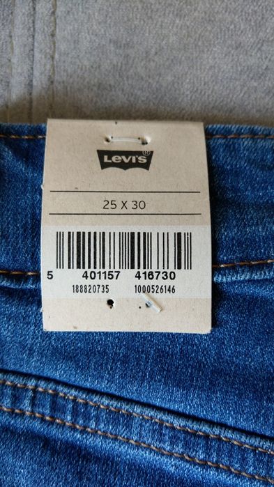 Jeansy Levi's 25x30 nowe