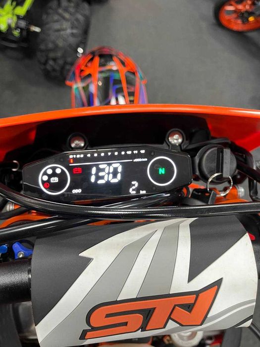 Мотоцикл STN V8 Motard