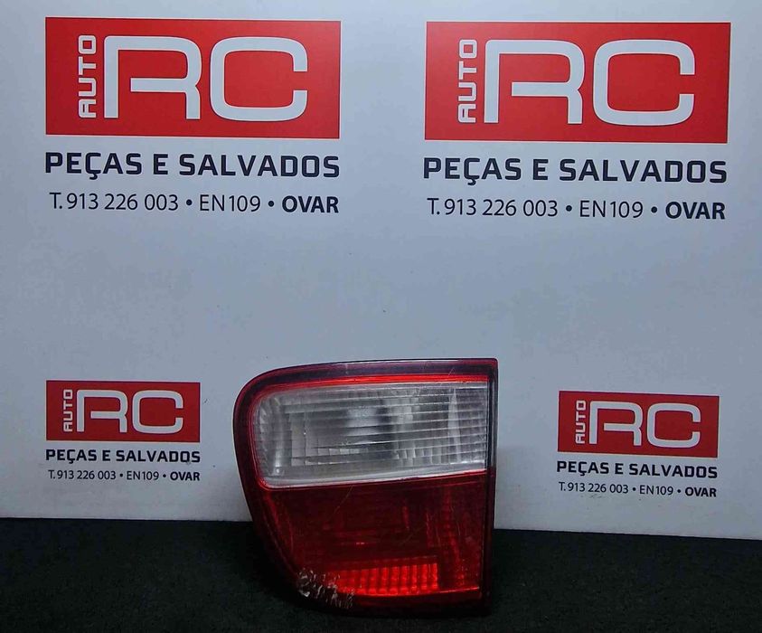 Farolim da Mala Direito - SEAT LEON