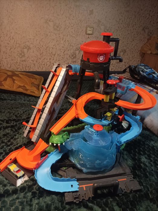 Траса Хотвілс,водонапірна станція