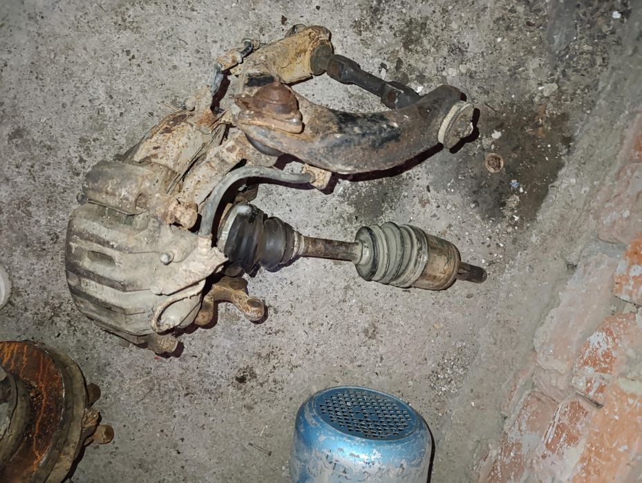 Полуось.до Міцубісі L200..   2.5.диз..   .2005р.