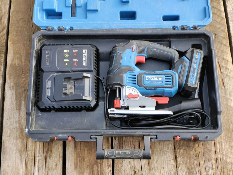 Wyrzynarka Erbauer 18V bateria 2Ah ładowarka skrzynka