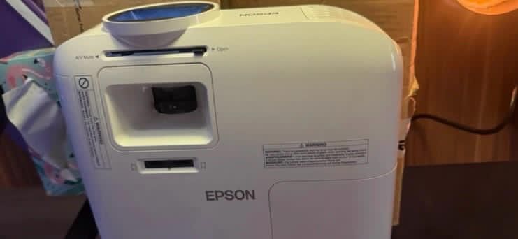 Projektor Epson EH- TW5400
