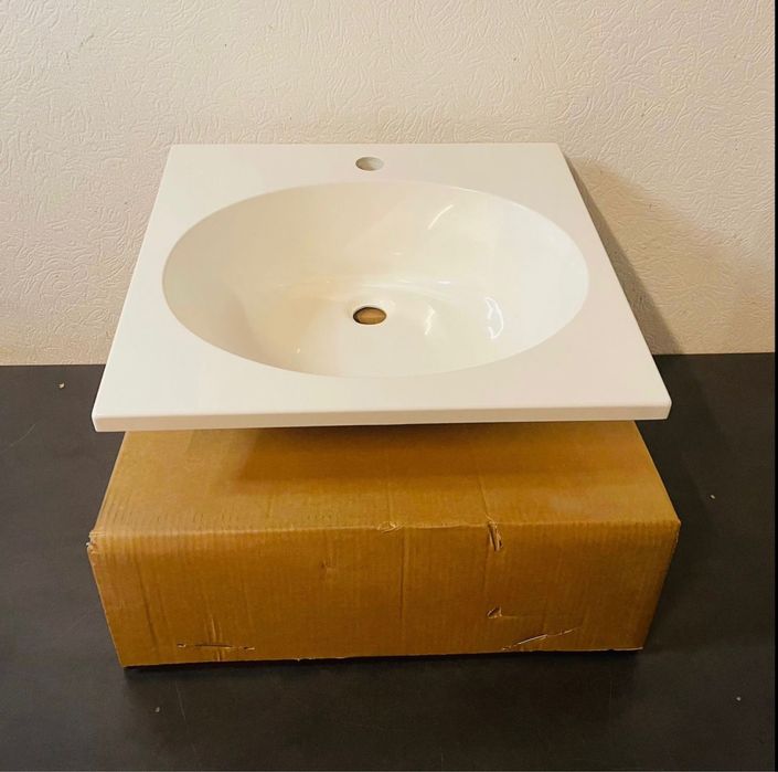 Lavatório de Cerâmica NOVO com tubagens